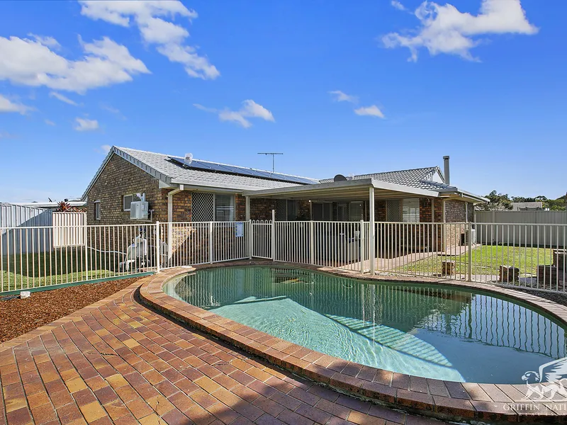 More Than The Average Rental! 4-Bedrooms In Kippa-Ring!