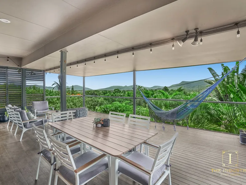 Bespoke Edge Hill Elevated Entertainer