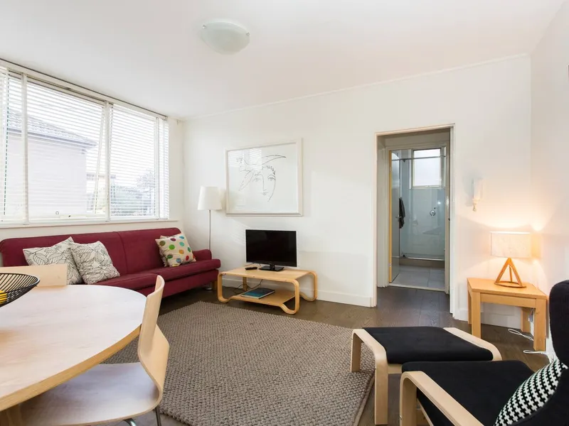 Modern and Furnished Bright Apartment