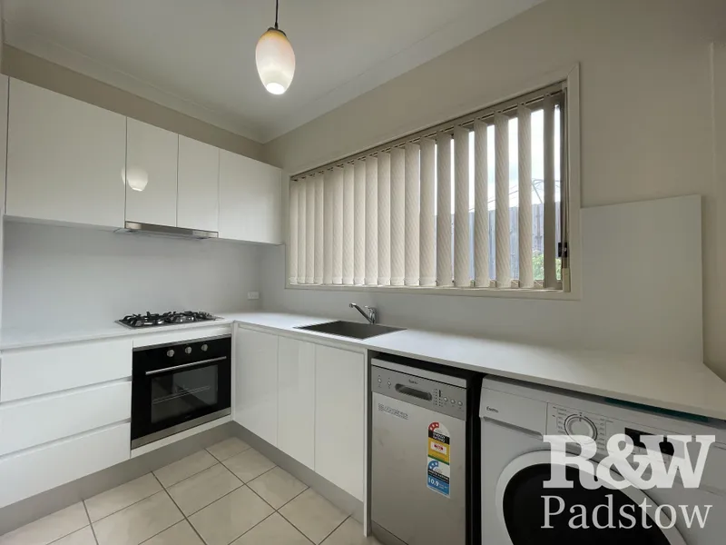 Granny Flat In A Convenient Location- Price Includes All Services