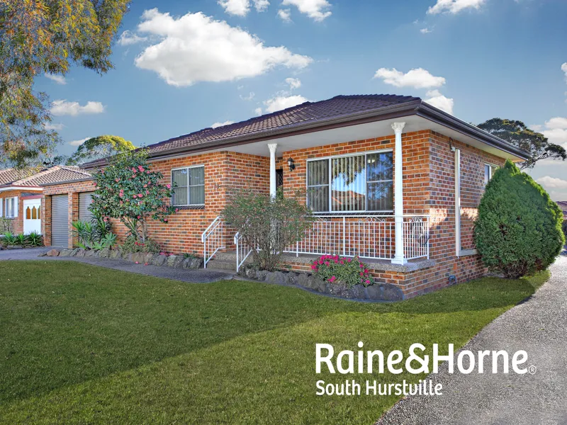 Peaceful, Convenient, Single Level Street Fronted Villa Home