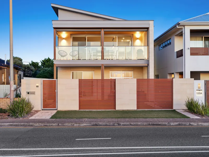 A Front Row Ocean View from an Exclusive Esplanade Position.