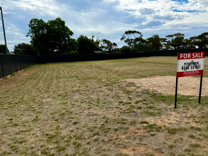 Immaculate 828sqm Block Ideal For Building