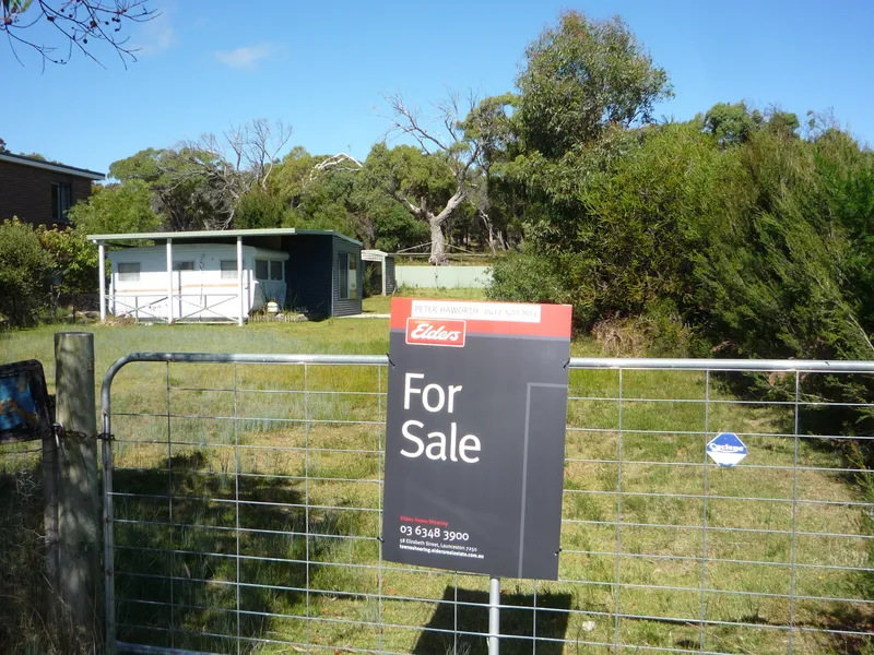 Awesome location to build, C/Bond lean to and caravan on site.