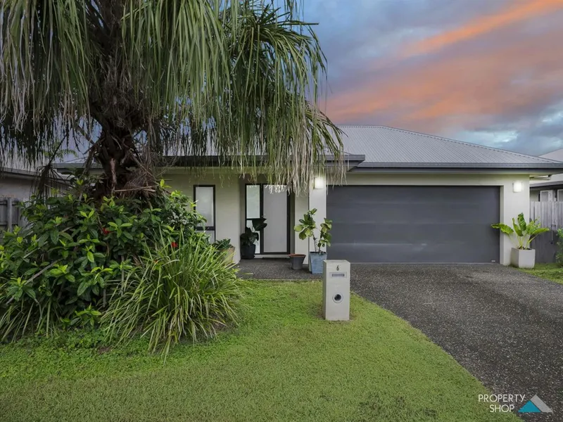 IDEAL FAMILY HOME, LARGE REAR YARD