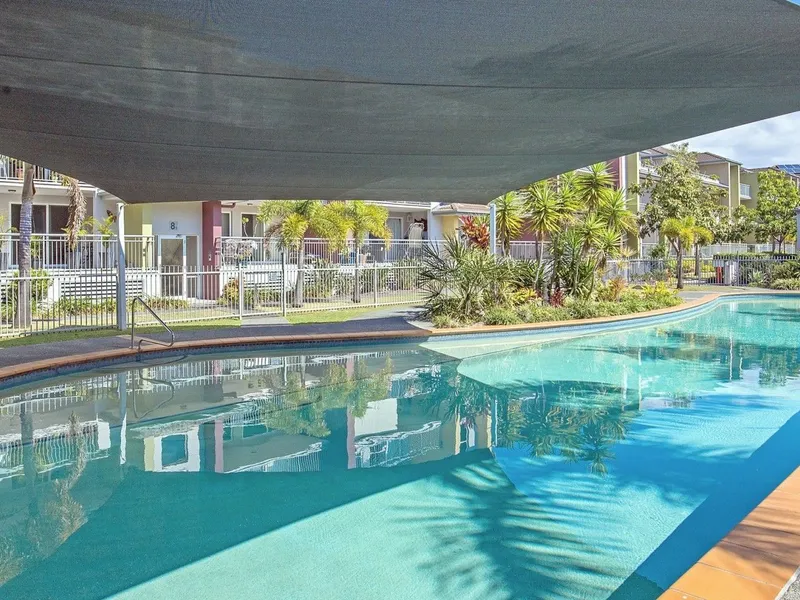 Large Modern 2 Bedroom Apartment in Fantastic Location