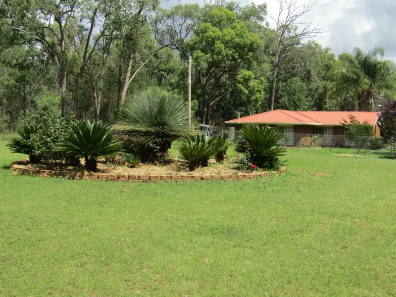 COUNTRY CHARM CLOSE TO TOWN