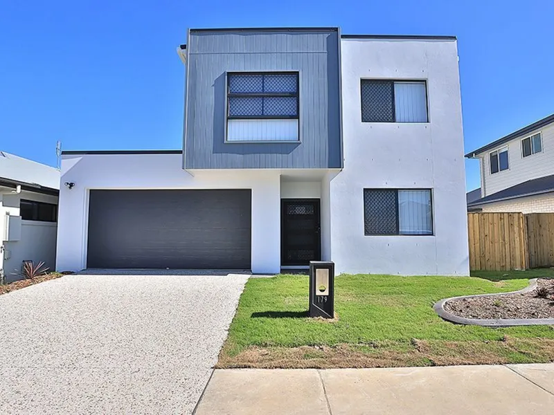 Contemporary Home, Close To The Water!