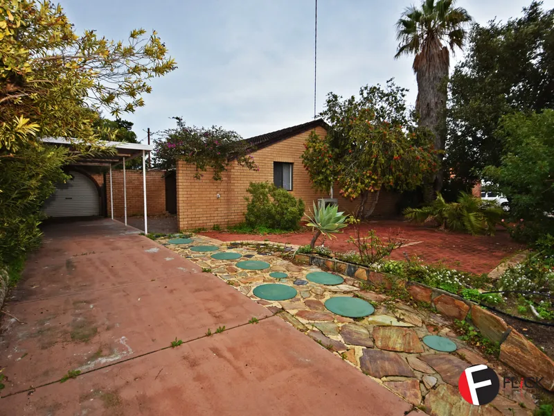 3 x 1 HOME IN GREAT LOCATION