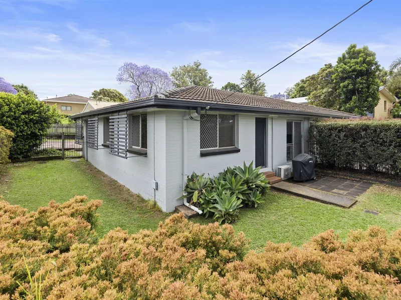 Recently refurbished. Prime position. Don't pass this up!