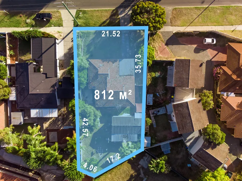 DUPLEX POTENTIAL IN RIVER PRECINCT!