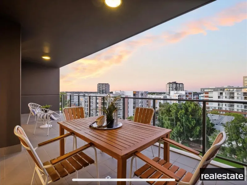 Large Balcony Apartment