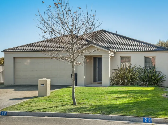 IMMACULATE THREE BEDROOM FAMILY HOME WITH SPACIOUS LIVING