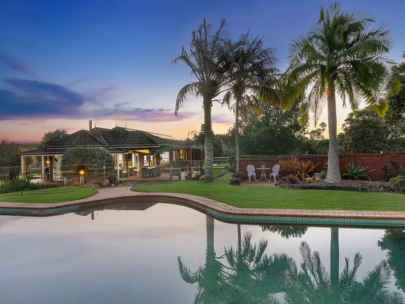 Magnificent family estate with stunning hinterland views