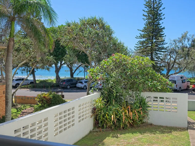 LOVELY OCEAN VIEWS AND CENTRAL TO EVERYTHING!