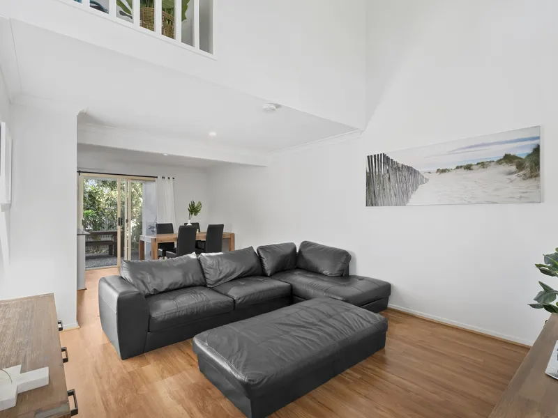 IMMACULATE TOWNHOUSE