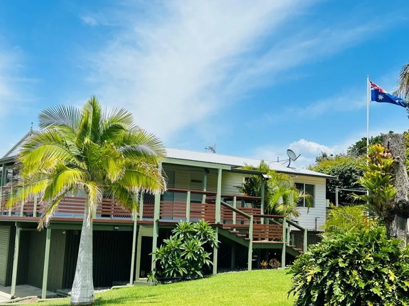 Relaxed Beachfront Living!