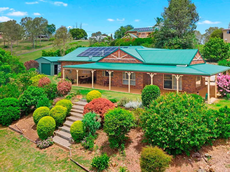 FEEL GOOD FAMILY HOME IN IDYLLIC LOCATION
