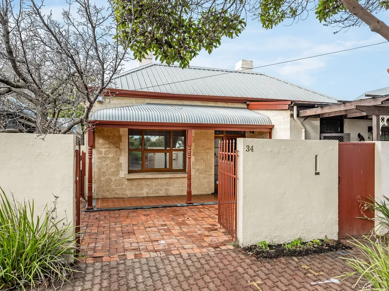 Charming 2-Bedroom House in Glenelg South