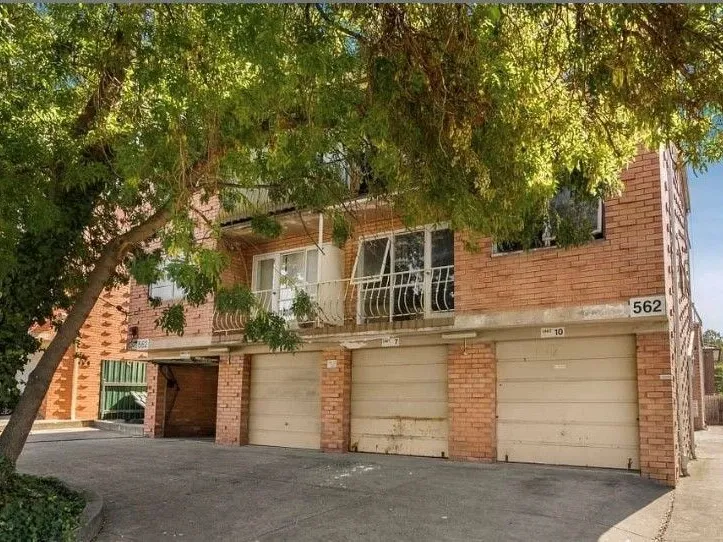 OPPORTUNITY KNOCKS!!