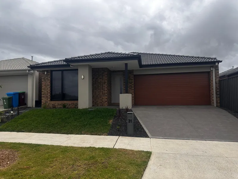 ALMOST BRAND NEW 3 BEDROOM HOUSE!