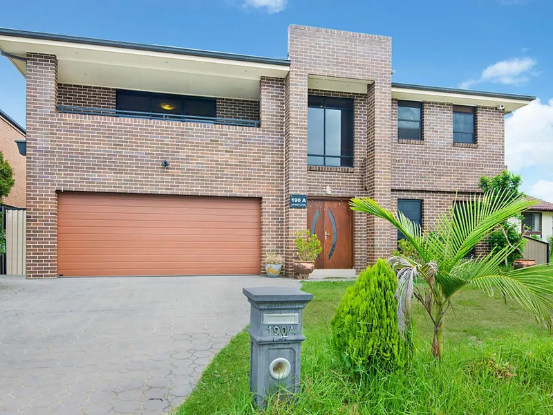 Huge Kitchen! Stunning 5 Bedroom + Study Home - 1 min walk to 616X Citybus.