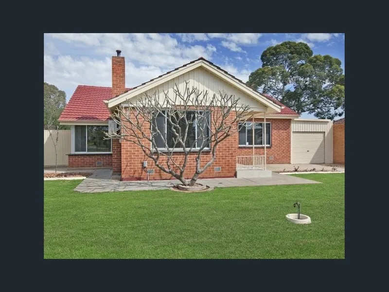 Beautiful 3 Bedroom Home, Low Maintenance