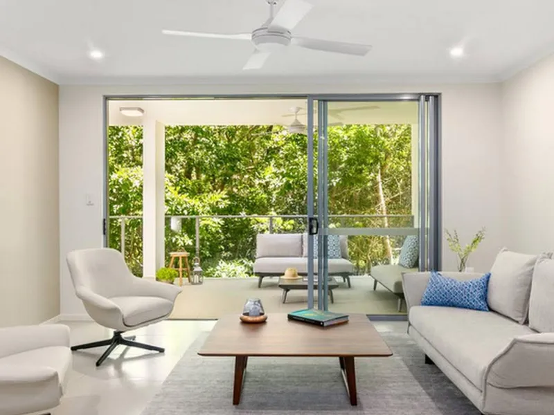 Beachside 2 Bedroom Apartment, in near new modern complex