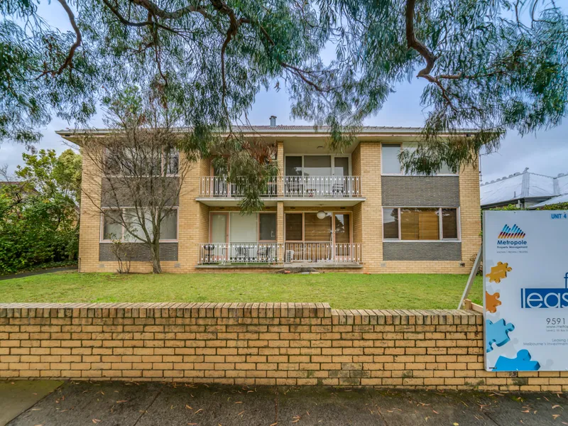 GREAT APARTMENT IN SOUGHT AFTER LOCATION