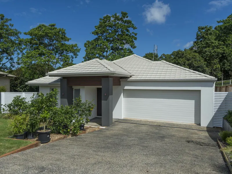 As New, Modern Home in Prestigious Estate...