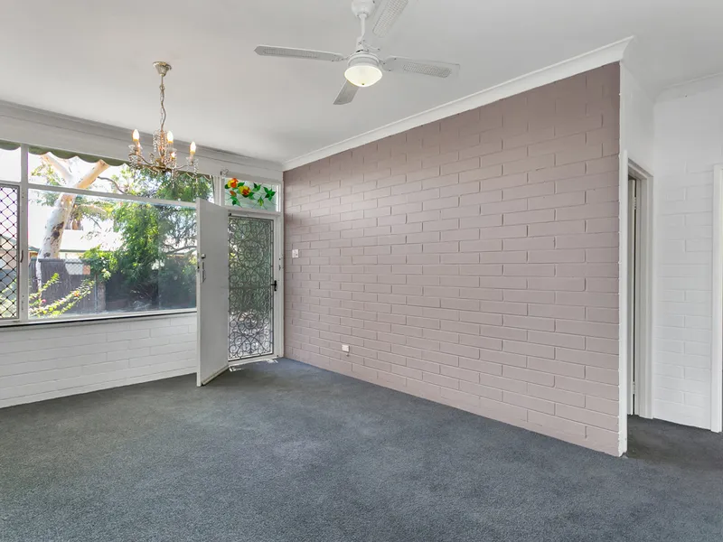 RARE FIND! EXTREMELY LARGE REFURBISHED 2BRM UNIT WITH HUGE COURTYARD!