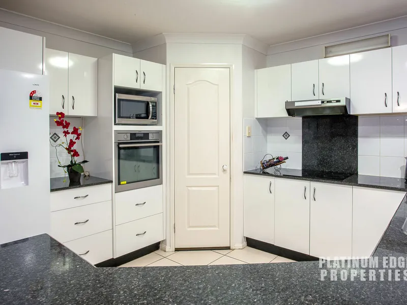 Ultimate Family Entertainer, Convenient Location!