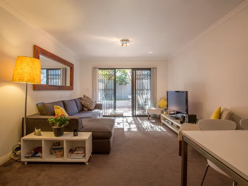 Two bedroom apartment with parking!