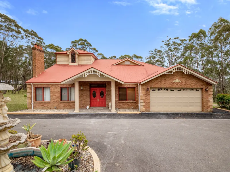 Tranquil Lifestyle set Across 14.99 Acres!