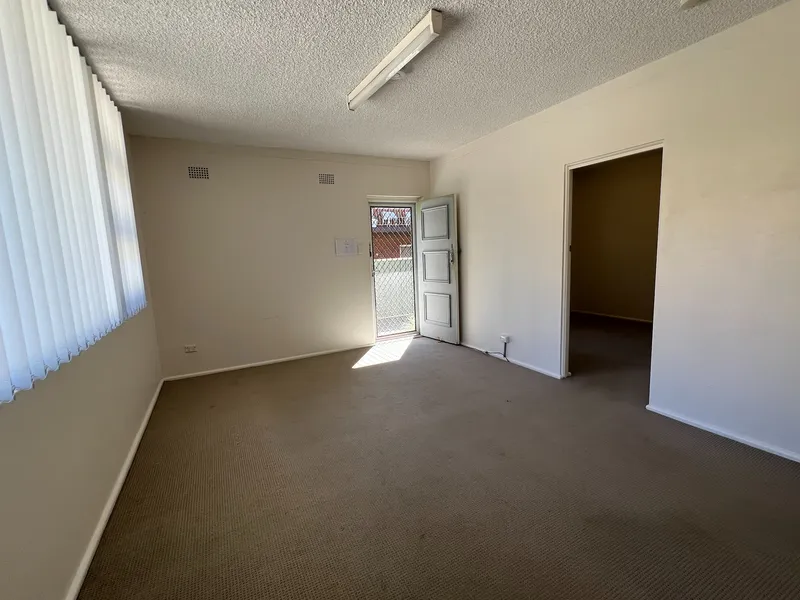 Light and Bright Two Bedroom Apartment - Short Term Lease Only
