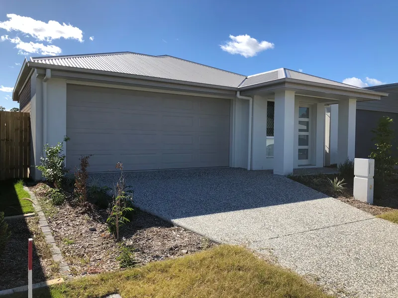 4 BEDROOM HOME + SEPARATE STUDY