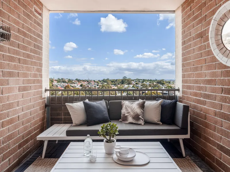 Stylish boutique apartment with panoramic views 