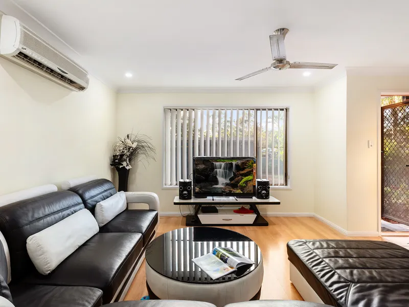 Fabulous  Living or Very Tidy Investment Opportunity