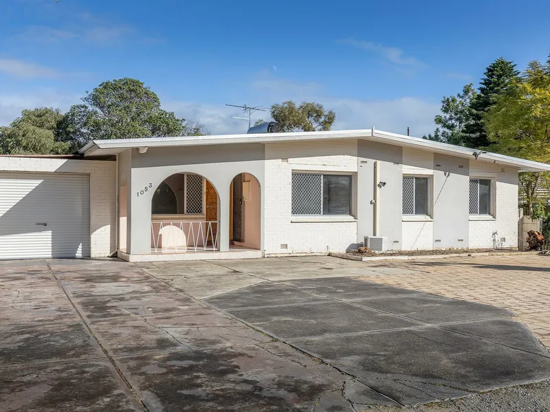 OPPORTUNITY KNOCKING