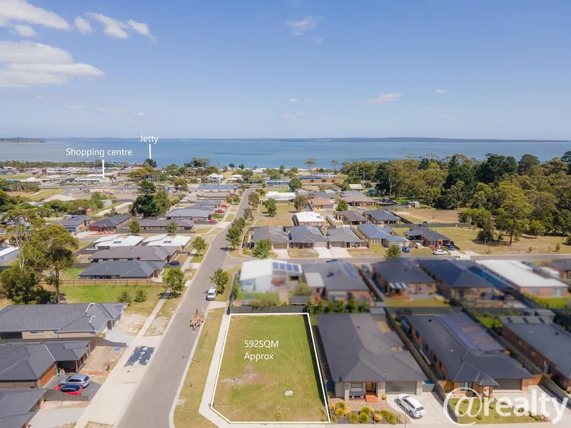 BLUE RIBBON LAND SITTING IN THE HEART OF GRANTVILLE