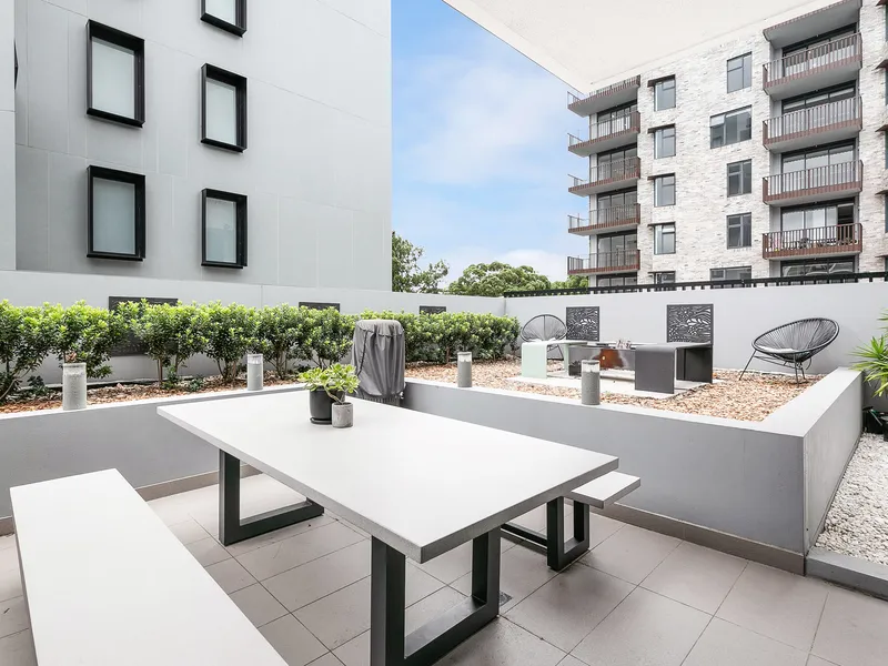 Ultimate Courtyard In The Sky 1 Bedroom Apartment