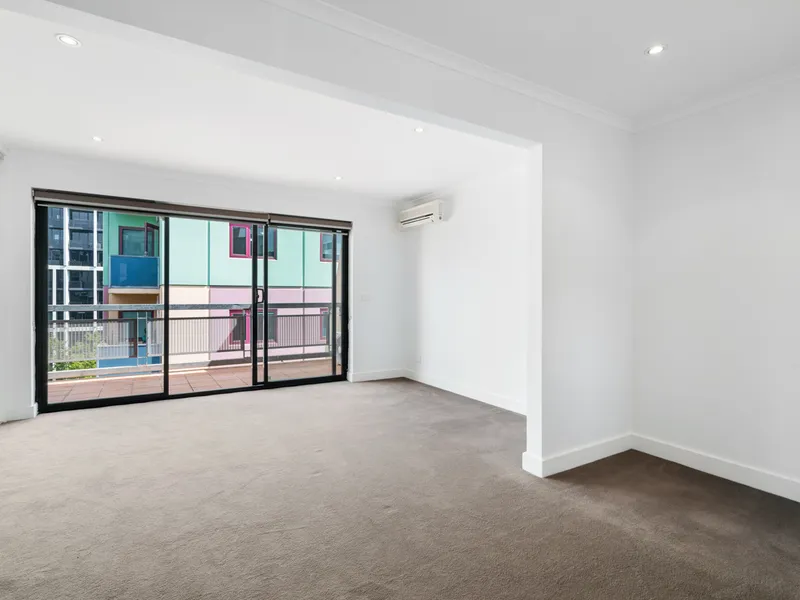 Unique, Spacious 3 Level Carlton Gem