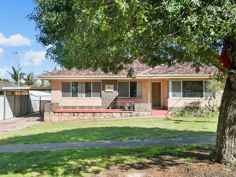 GREAT HOME, PRIME CORNER BLOCK!