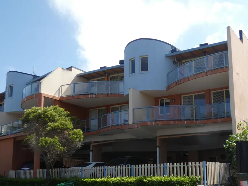 Spacious first floor 2 bedroom unit in Cabarita Beach