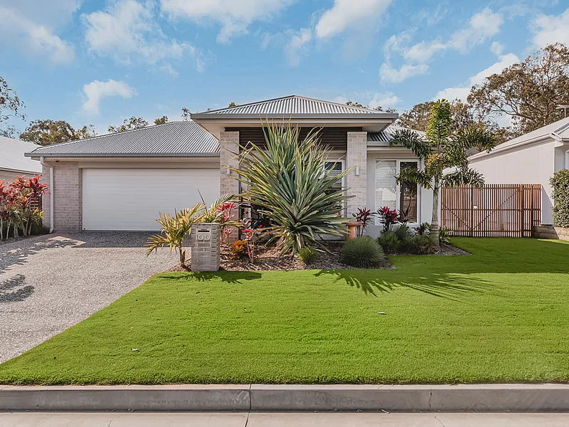 Luxurious living in Gainsborough Greens!