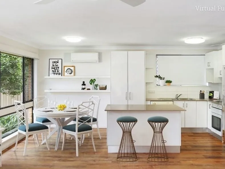 Three bedroom house with sunroom