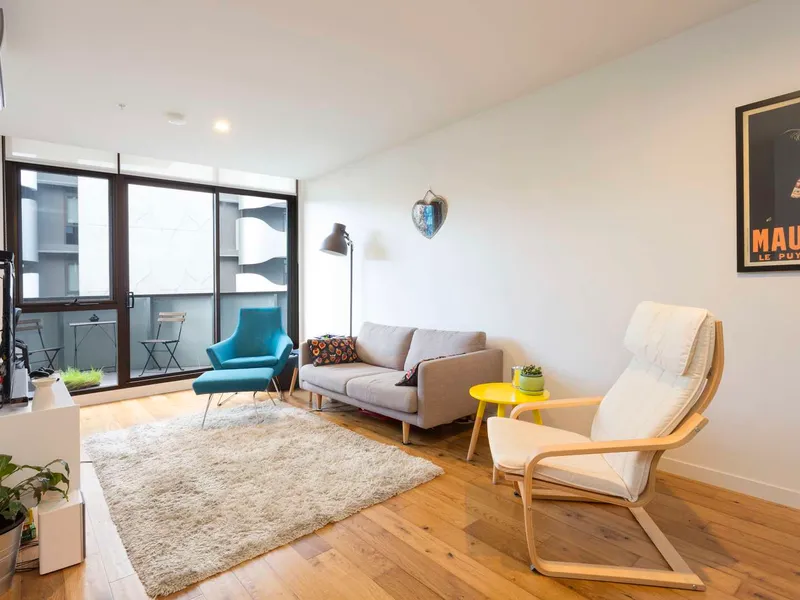 6 Month Lease Welcomed