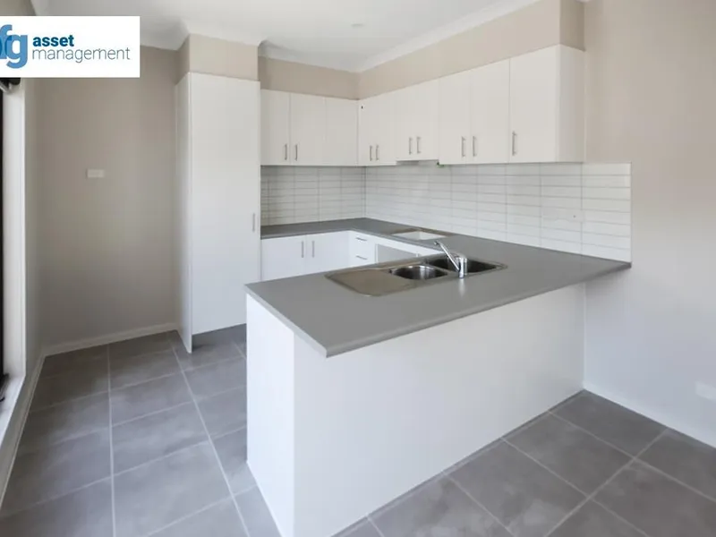 Modern & Spacious 3 bedroom townhouse!