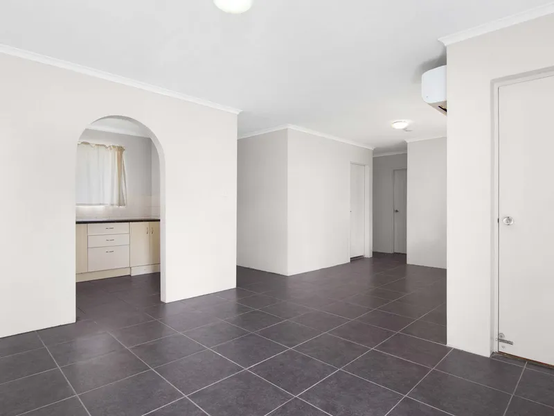 Modern & Air Conditioned Unit in the Heart of Ashgrove!