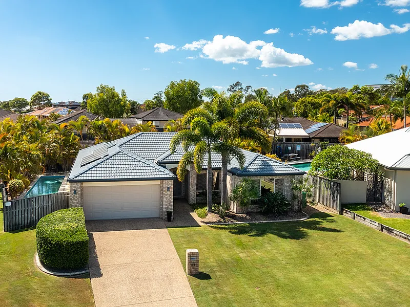 A BEAUTIFLLY RENOVATED, LOW MAINTENANCE AND REALLY LOVED HOME